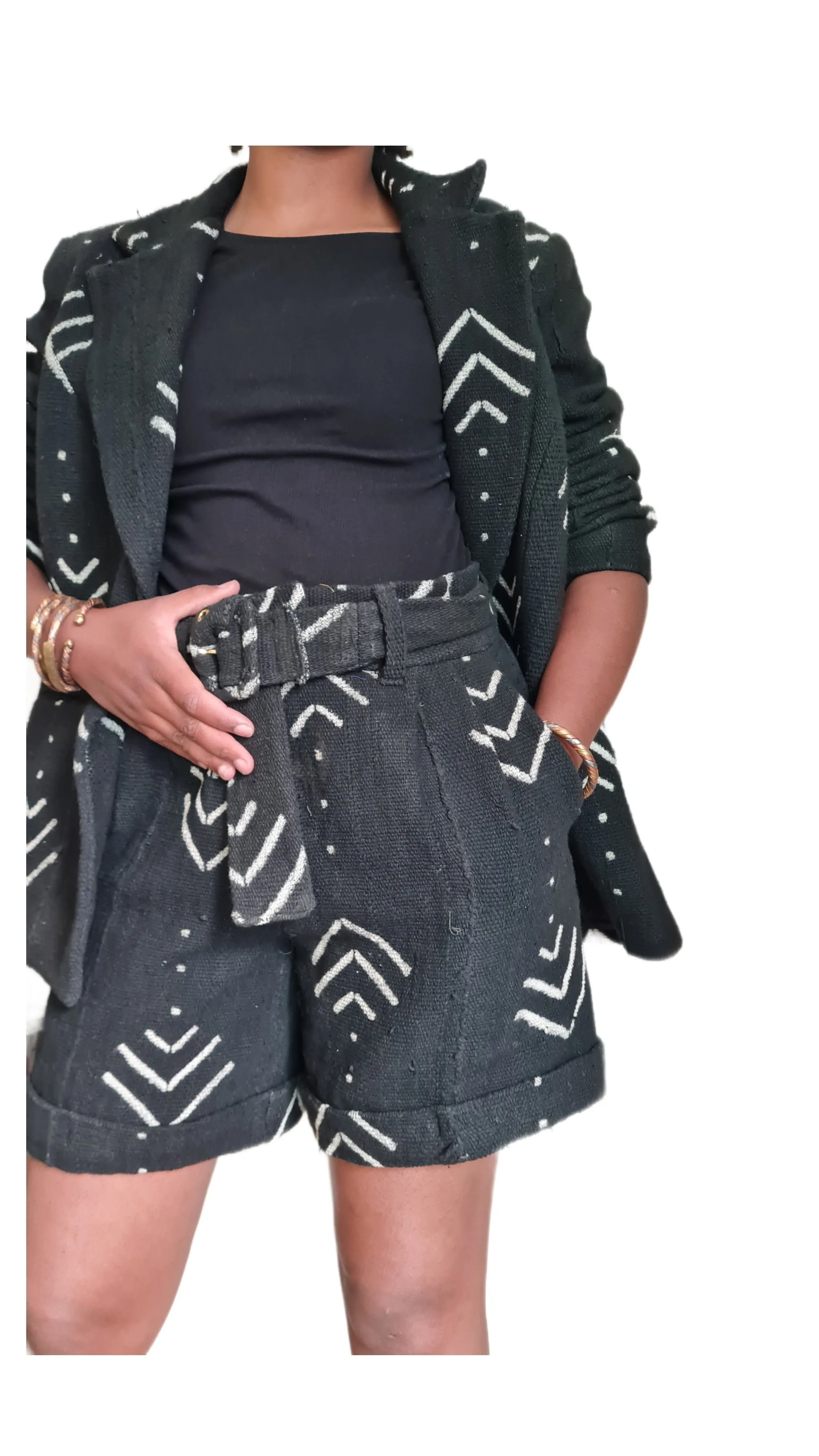 Short Femme de la Collection "Kaarta" High Waist en Bogolan Tissé du Mali : Élégance Traditionnelle