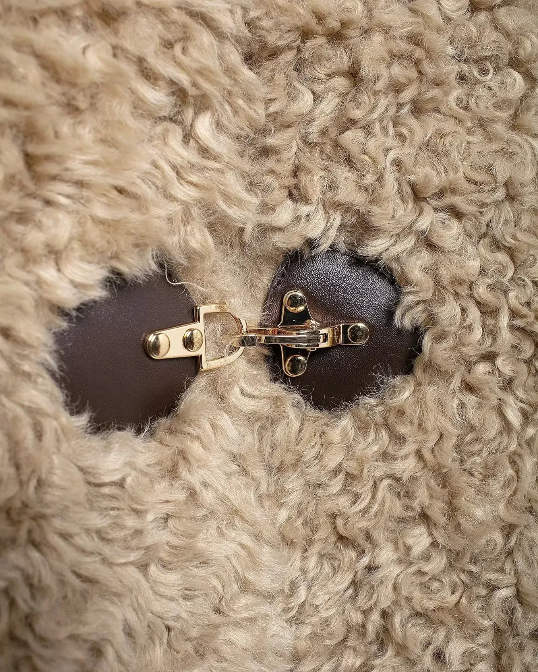 Teddy Carabiner Jas Dames  Zachte en warme shearling (shapenvacht) stof